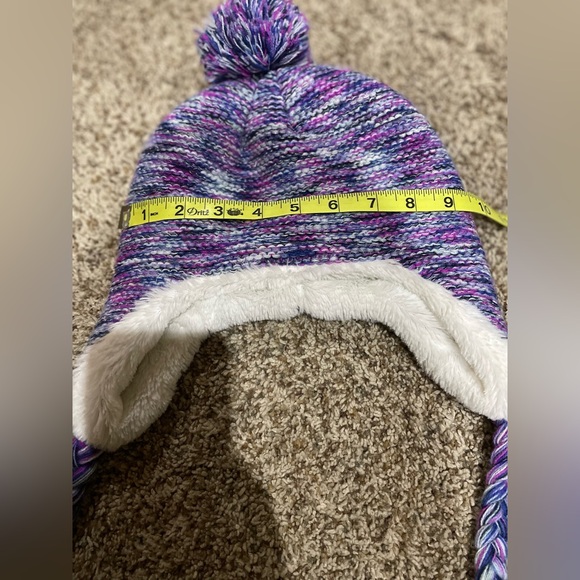 Girls Hat and Gloves - Picture 8 of 9